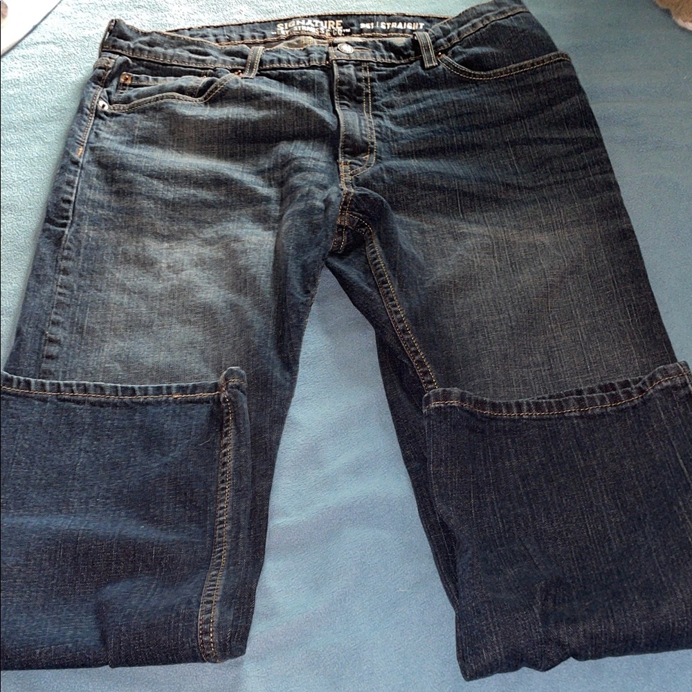 Levi’s signature straight leg jeans, size 38/30